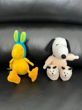 Vintage 1990s Lot of 2 Woodstock and Snoopy Peanuts Easter Plush Toys Whitman's